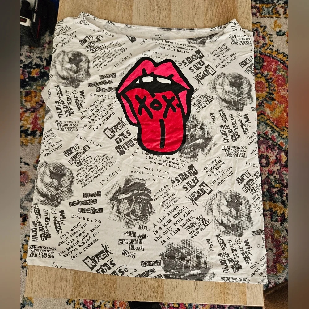 Torrid Betsey Johnson Graphic Dolman Tee - Picture 5 of 11